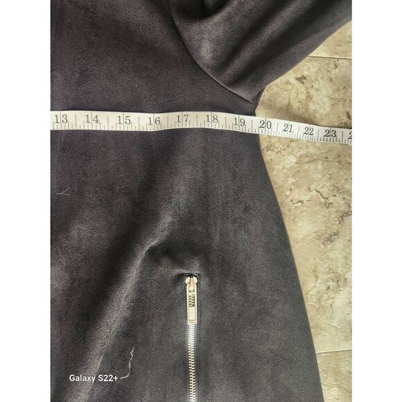 O27 Radzoli unique black faux suede zip-up poncho with asymmetric sharkbite hem - Picture 13 of 15